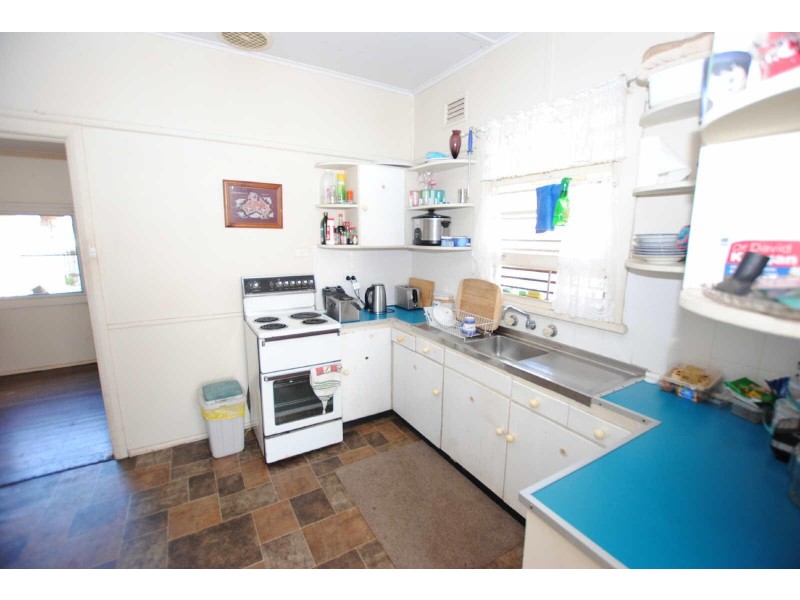 2  Lake Street, Tuncurry NSW 2428