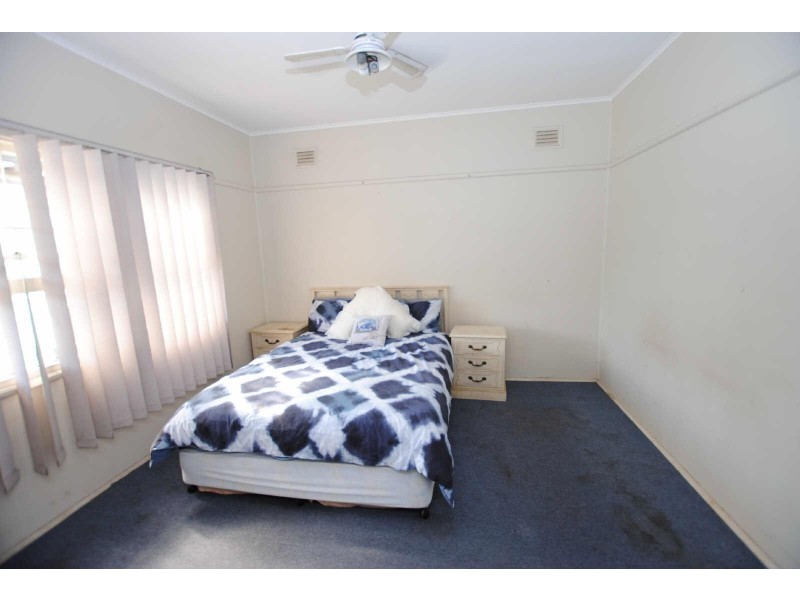 2  Lake Street, Tuncurry NSW 2428