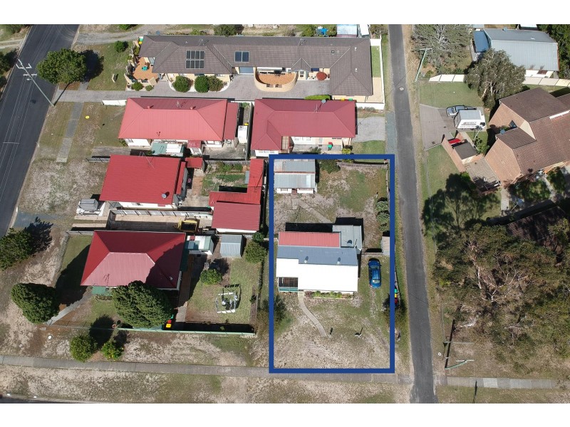 2  Lake Street, Tuncurry NSW 2428