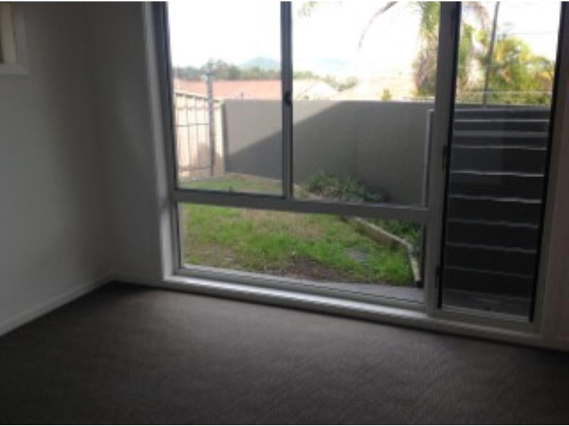 2/5  Margot Crescent, Forster NSW 2428