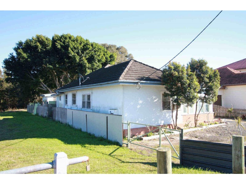 31  MacIntosh Street, Forster NSW 2428
