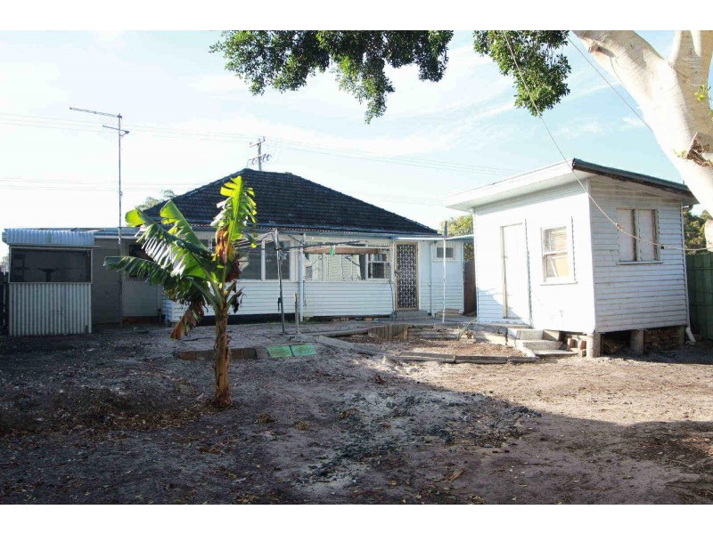 31  MacIntosh Street, Forster NSW 2428