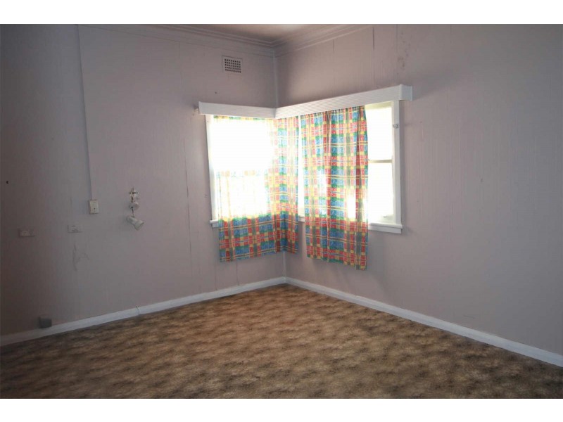 31  MacIntosh Street, Forster NSW 2428