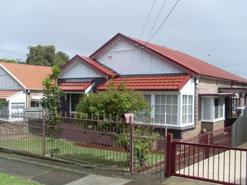 16 Knoll Ave, Turrella NSW 2205