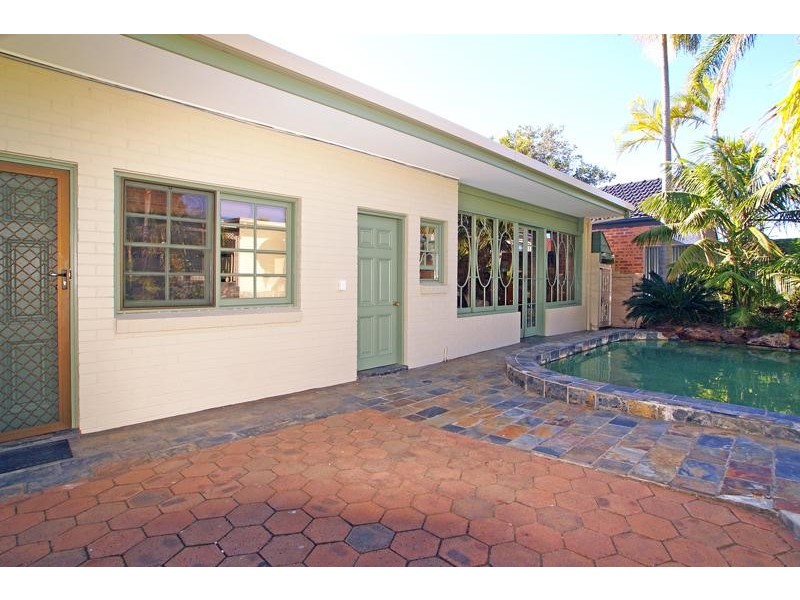 4 Clarkes Rd, Ramsgate NSW 2217