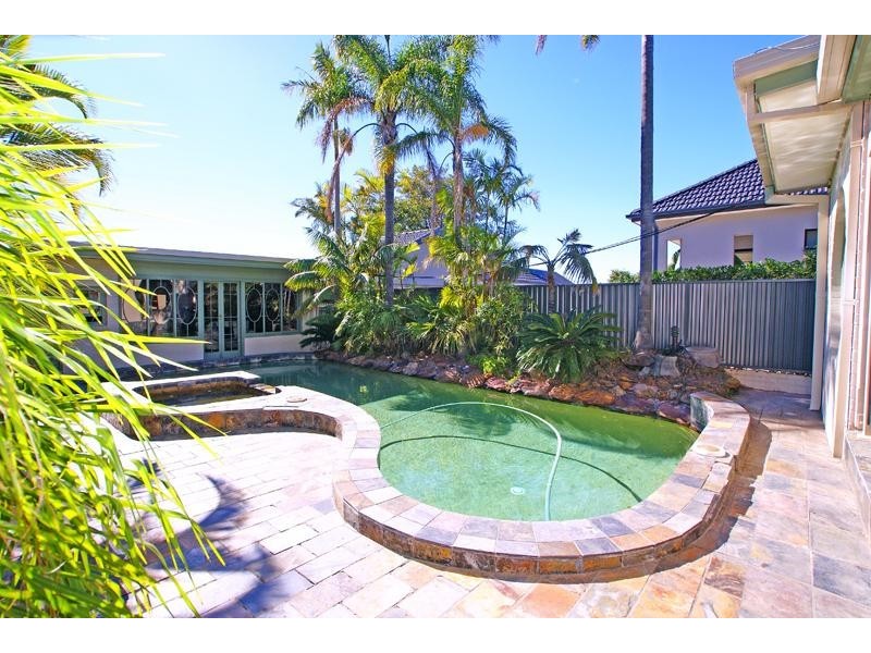 4 Clarkes Rd, Ramsgate NSW 2217