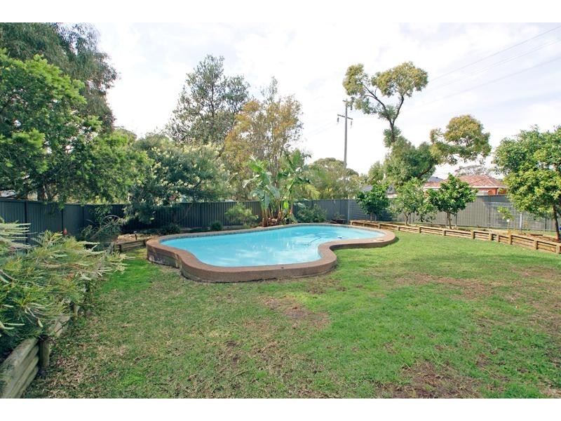 115 Garnet Rd, Gymea NSW 2227