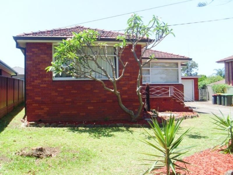 32 Talbot St, Riverwood NSW 2210