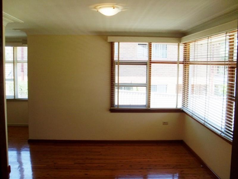 32 Talbot St, Riverwood NSW 2210