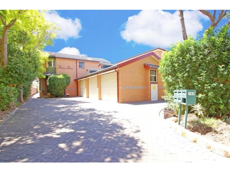 2/192 Chuter Ave, Sans Souci NSW 2219