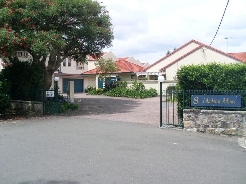 8 Madeira St, Sylvania NSW 2224