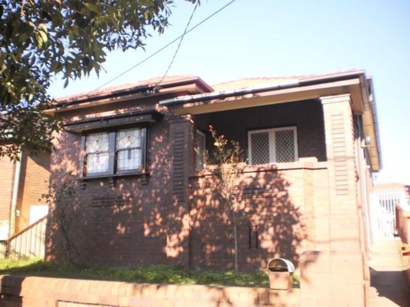 135  Patrick  St, Hurstville NSW 2220