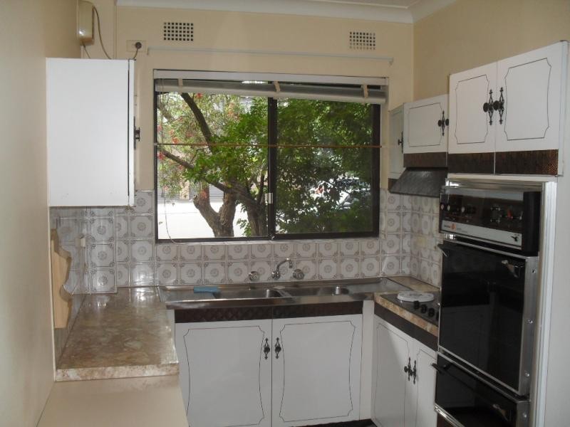 2-4 Hampton Court Rd, Carlton NSW 2218