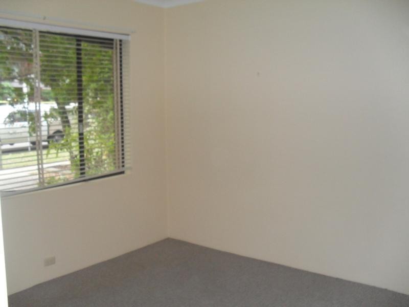 2-4 Hampton Court Rd, Carlton NSW 2218