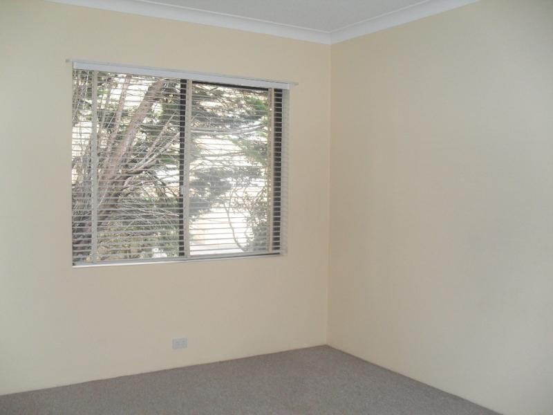 2-4 Hampton Court Rd, Carlton NSW 2218