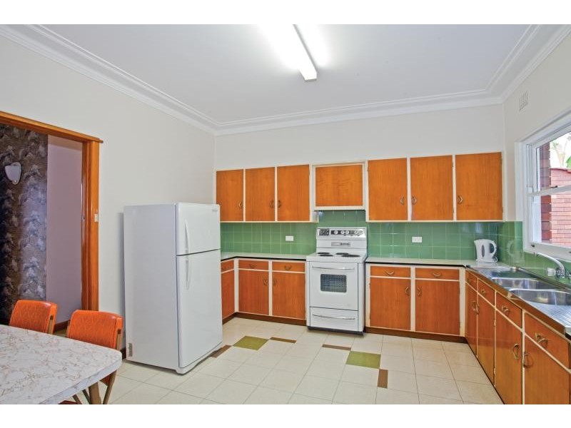 9 Knock Cres, Beverly Hills NSW 2209