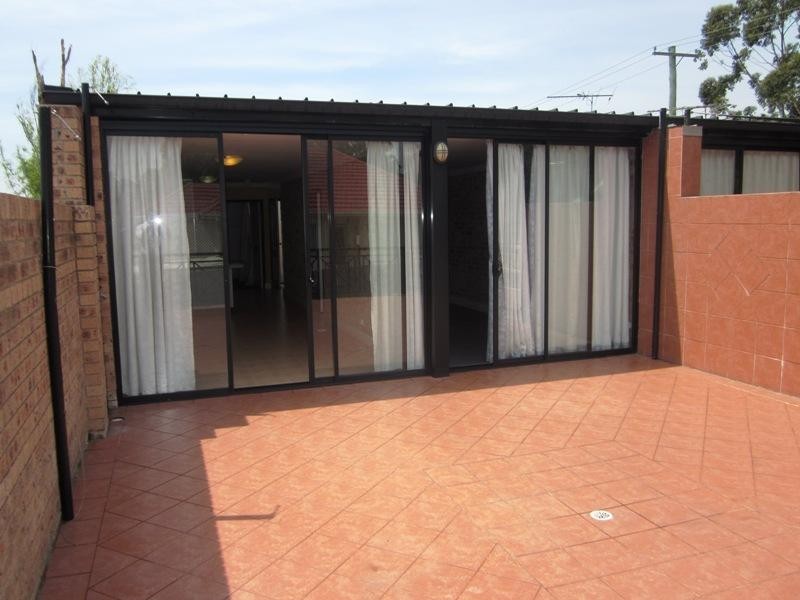 66 Lorraine  St, Peakhurst NSW 2210