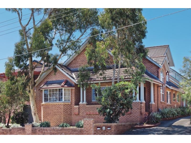 7 Queens Rd, Hurstville NSW 2220