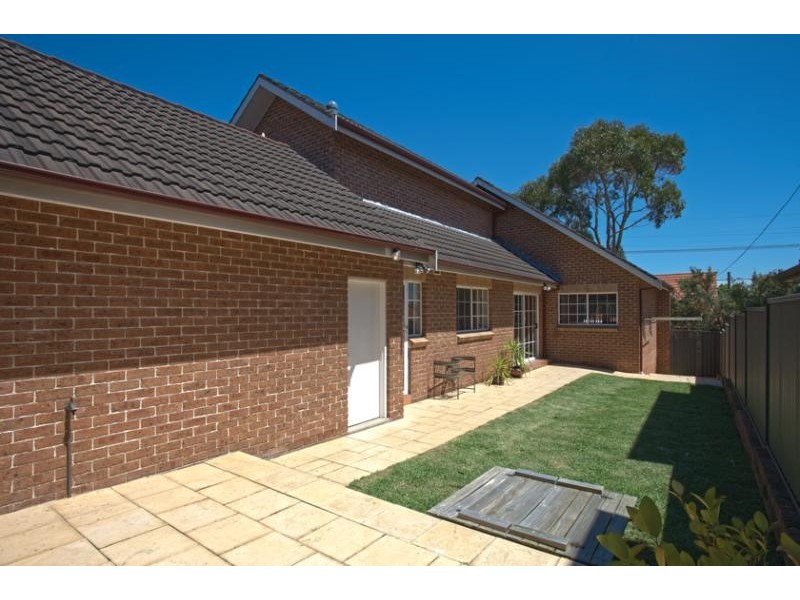 7 Queens Rd, Hurstville NSW 2220