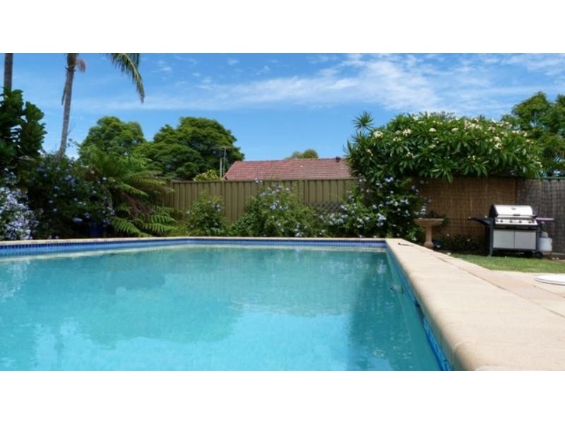52 Captain Cook Dr, Caringbah NSW 2229