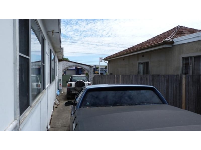 52 Captain Cook Dr, Caringbah NSW 2229