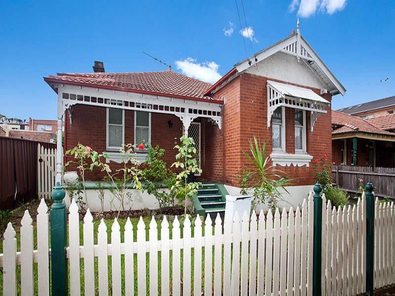 1 Macquarie Pl, Mortdale NSW 2223