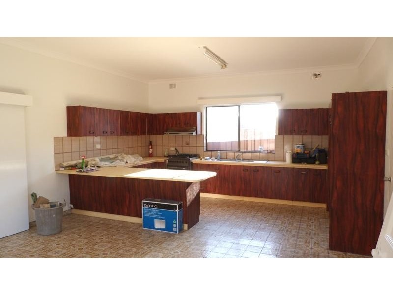 1 Macquarie Pl, Mortdale NSW 2223