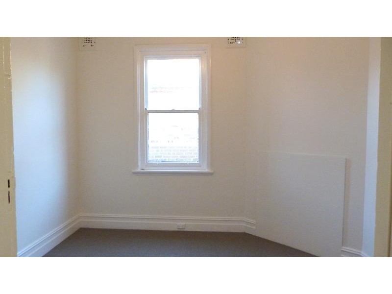 1 Macquarie Pl, Mortdale NSW 2223