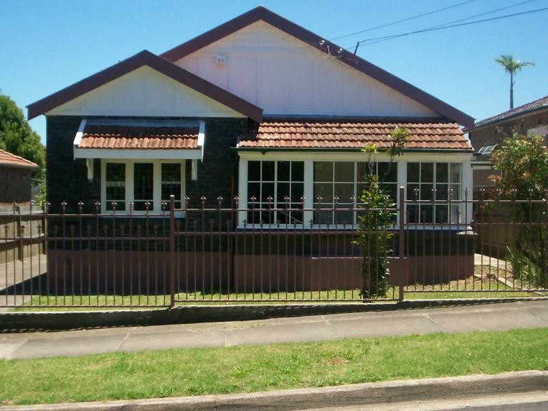 16 Knoll Ave, Turrella NSW 2205