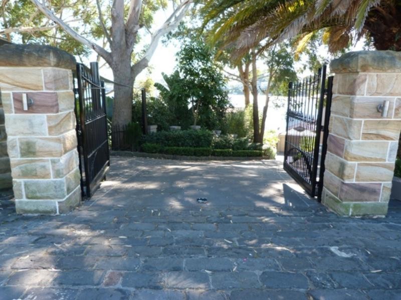 13A Boorroo St, Kangaroo Point NSW 2224