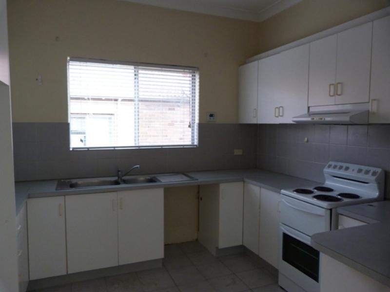 16 Knoll Ave, Turrella NSW 2205