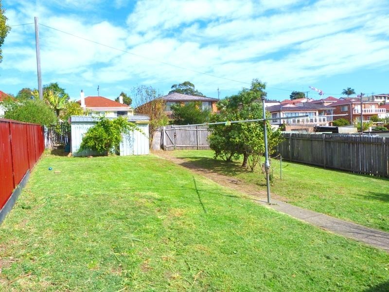 13 Cronulla St, Carlton NSW 2218