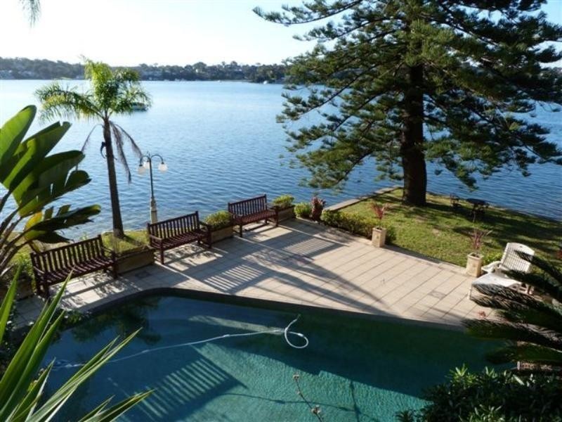 11 Boorroo St, Kangaroo Point NSW 2224