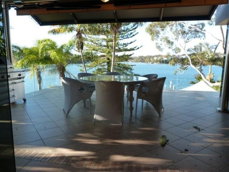 11 Boorroo St, Kangaroo Point NSW 2224