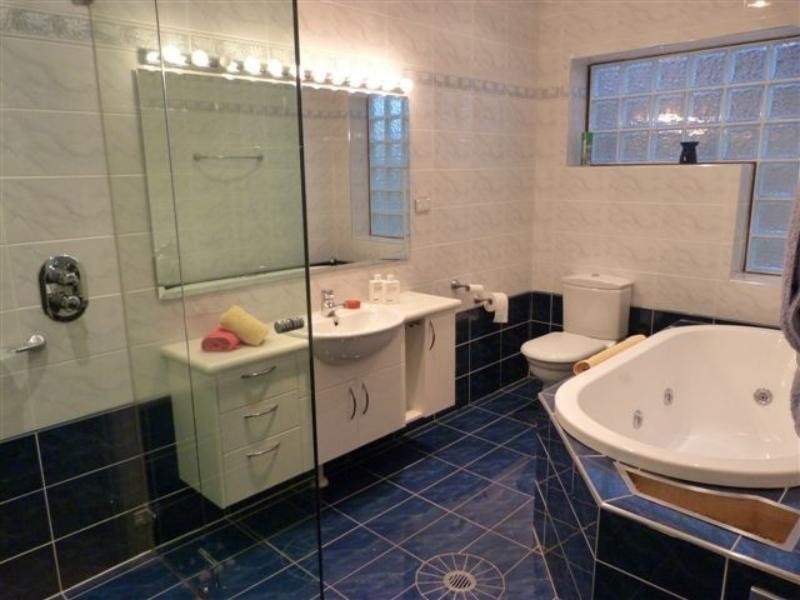 11 Boorroo St, Kangaroo Point NSW 2224