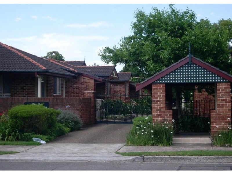 228 Woniora Rd, South Hurstville NSW 2221