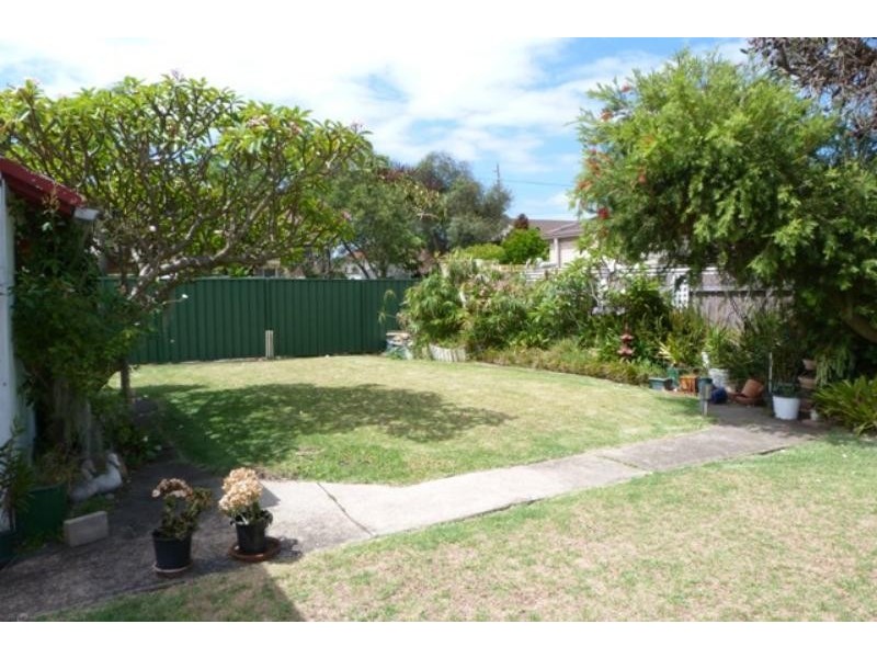 32 Russell Ave, Sans Souci NSW 2219