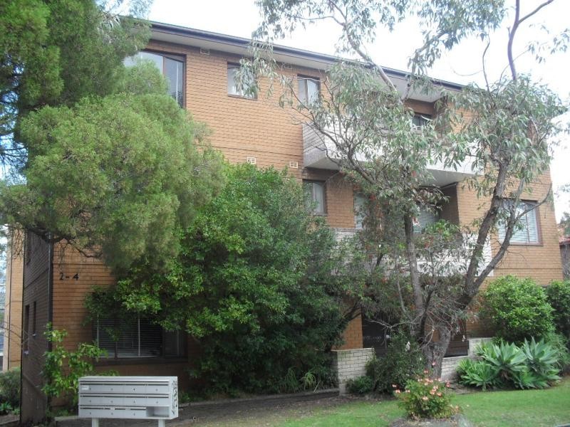2-4 Hampton Court Rd, Carlton NSW 2218