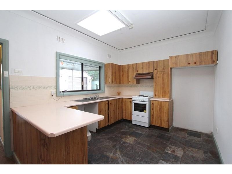 8 Ronald St, Padstow NSW 2211