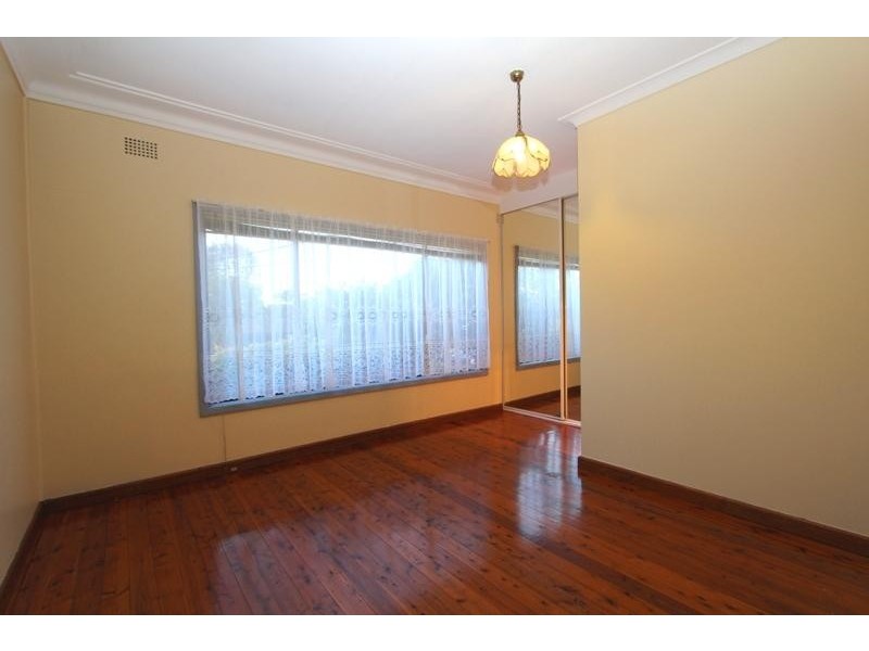 8 Ronald St, Padstow NSW 2211