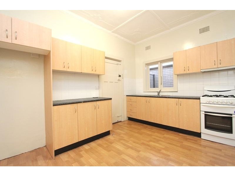 37 Rocky Point Rd, Kogarah NSW 2217