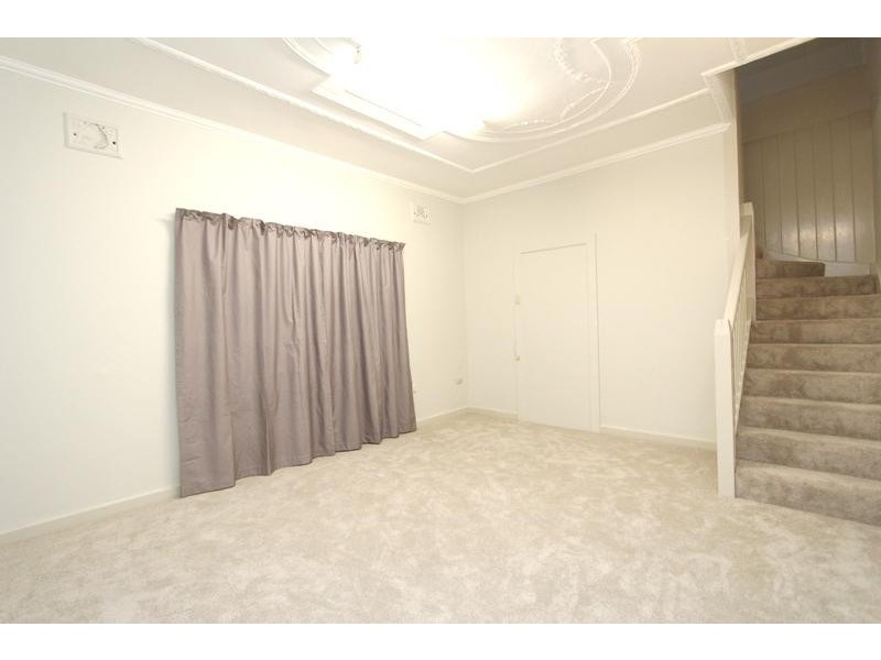 37 Rocky Point Rd, Kogarah NSW 2217