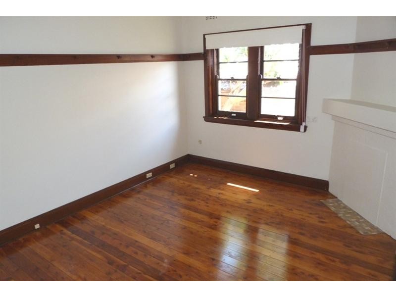 83 Rocky Point Rd, Kogarah NSW 2217