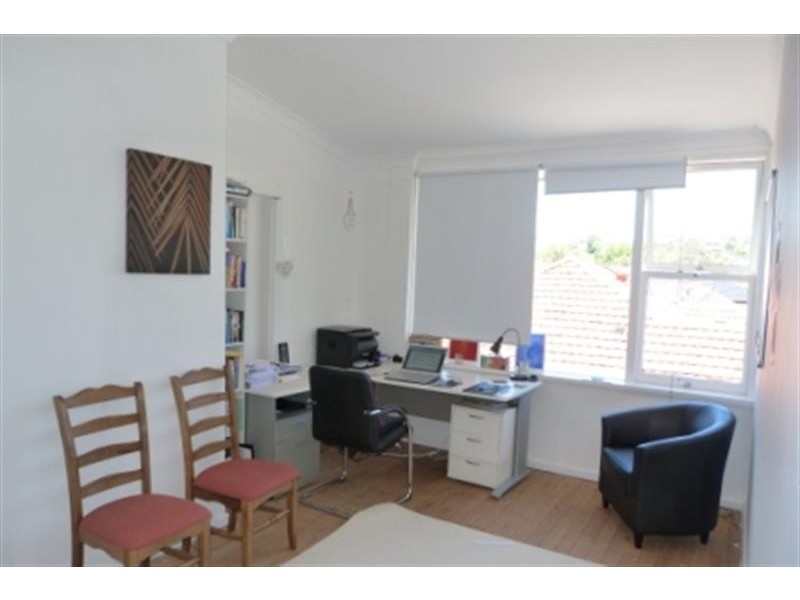 25 – 31 Kyle Parade Pde, Kyle Bay NSW 2221