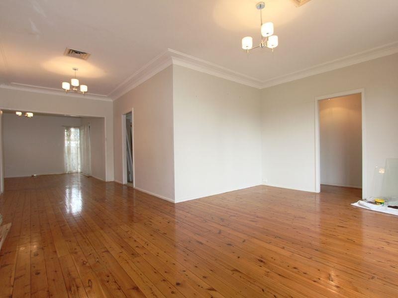 15 Kerrie Cres, Peakhurst NSW 2210