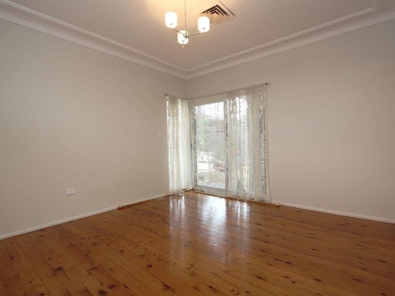 15 Kerrie Cres, Peakhurst NSW 2210