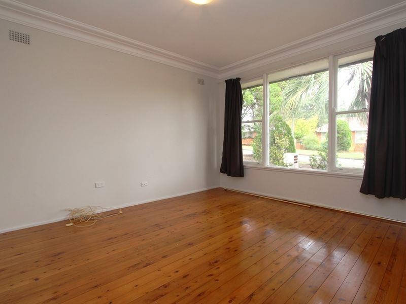 15 Kerrie Cres, Peakhurst NSW 2210