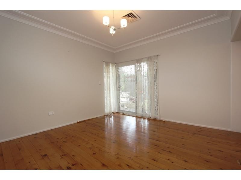 15 Kerrie Cres, Peakhurst NSW 2210