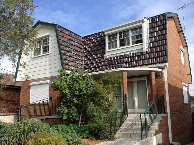 13 Gnarbo Ave, Carss Park NSW 2221