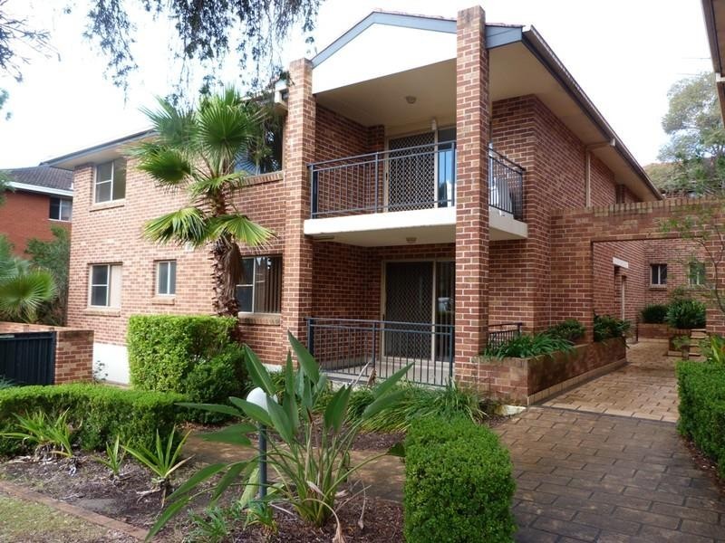 1/26 Shaftesbury St, Carlton NSW 2218